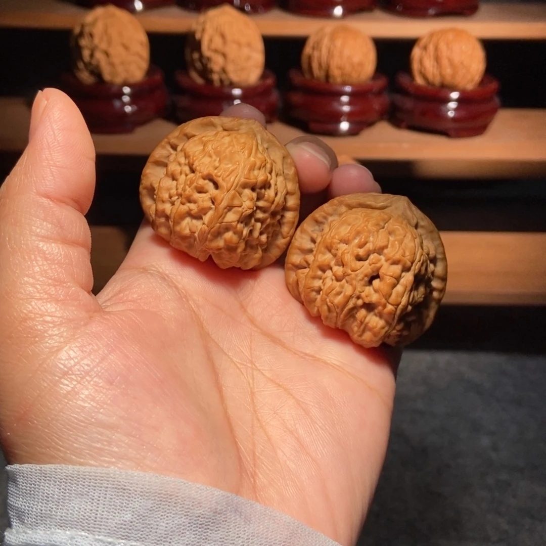 其他核桃正三角白无修全品艳红皮40