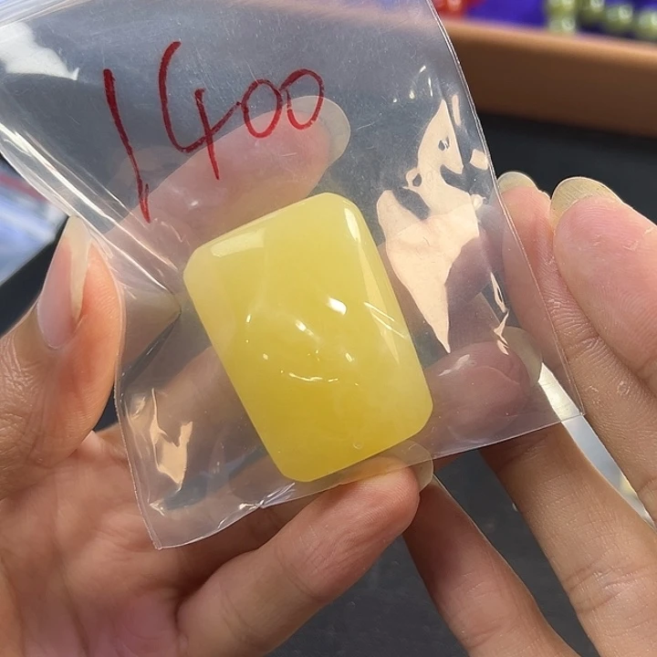 琥珀颈饰未镶嵌多