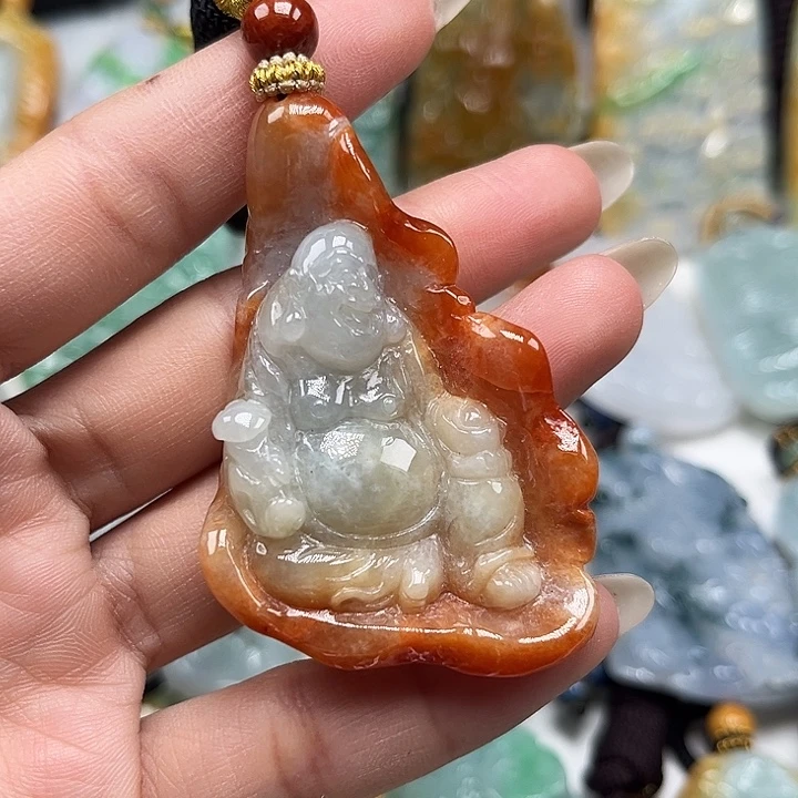 翡翠未镶嵌颈饰自在佛