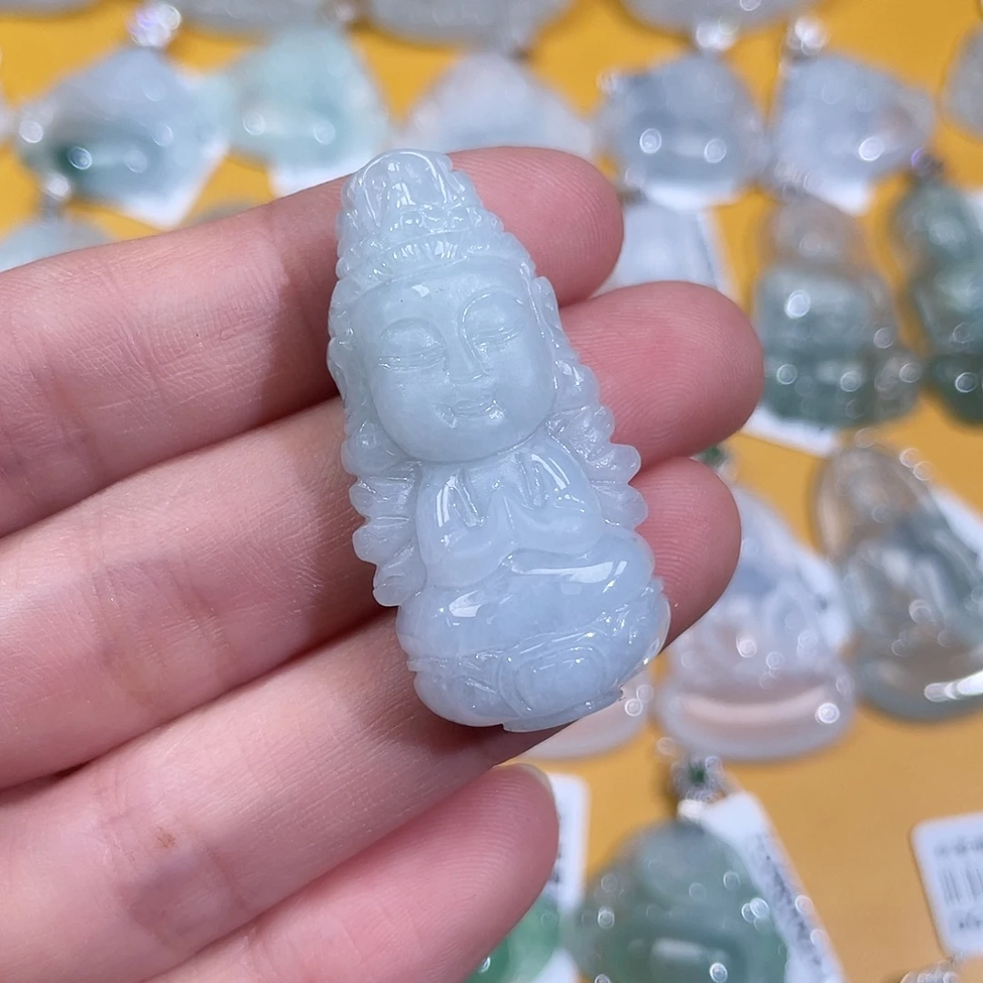 璇***n翡翠未镶嵌颈饰千手宝宝佛