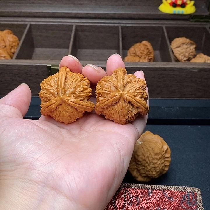 J***z把件文玩核桃白奔