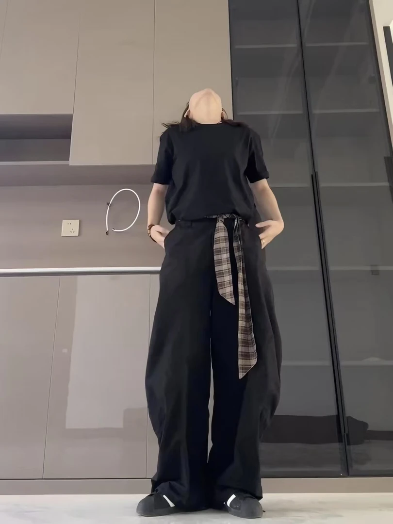 2025夏季新款韩系通勤高街时尚穿搭黑色短袖T恤高腰阔腿裤两件套