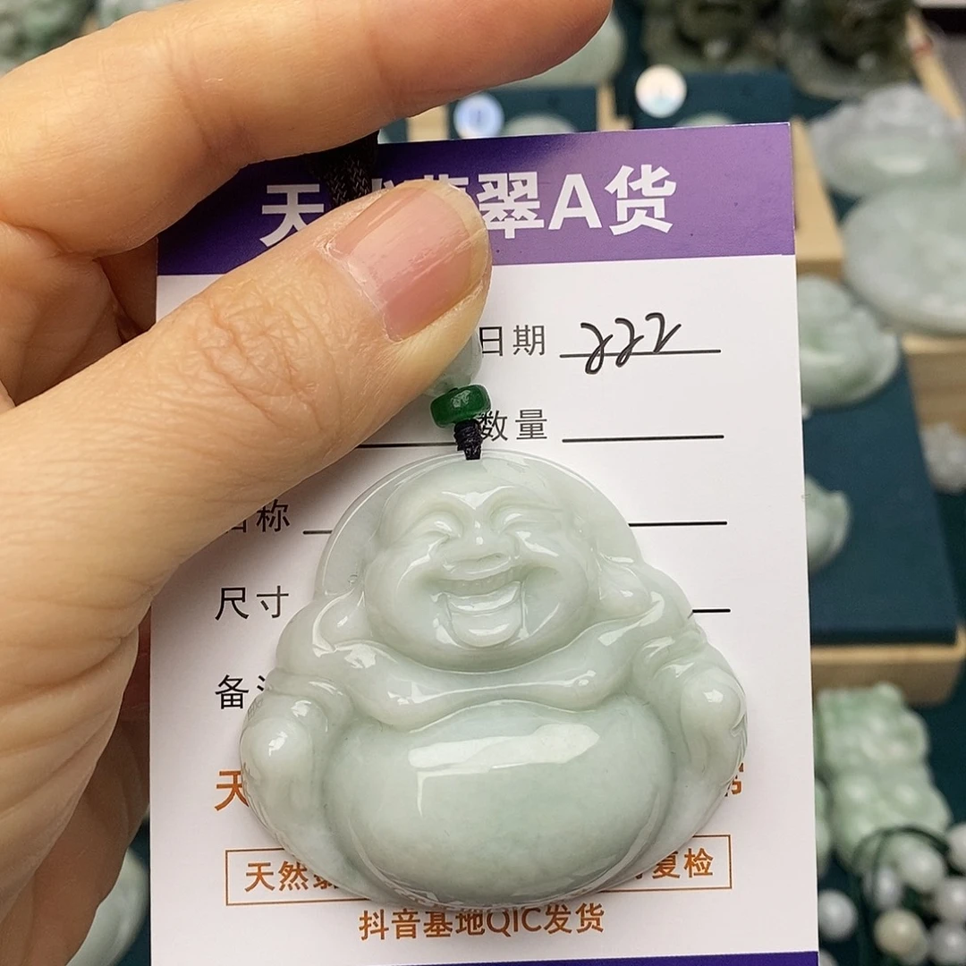 翡翠未镶嵌颈饰佛公