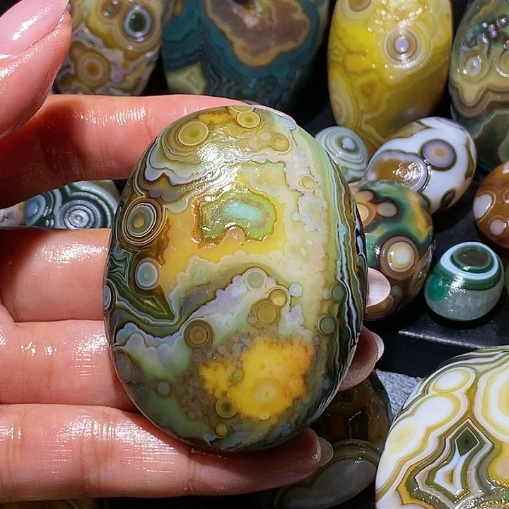 玛瑙/玉髓未镶嵌珠宝奇石136