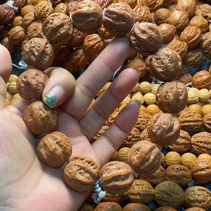 单***闯文玩核桃手串龙脊