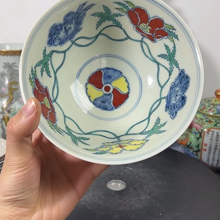 碗斗彩花卉纹陶瓷碗