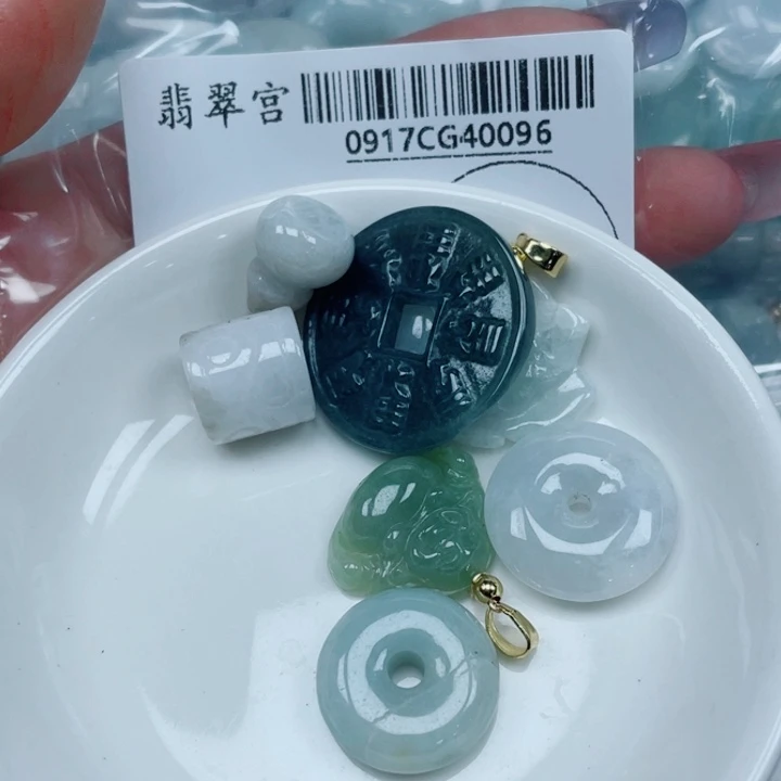 吊坠(不含链)未镶嵌翡翠