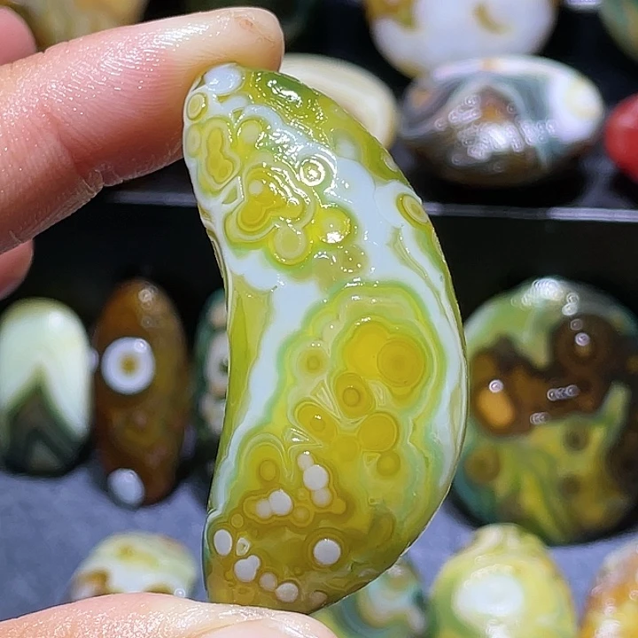 玛瑙/玉髓未镶嵌珠宝奇石