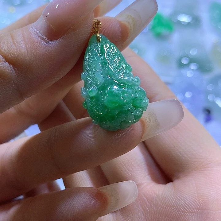 翡翠18K金镶嵌颈饰天然翡翠Ａ货吊坠