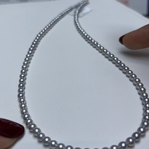 18K金镶嵌海水珍珠颈饰