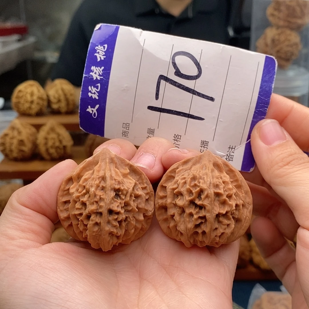 文玩核桃把件37血灯笼