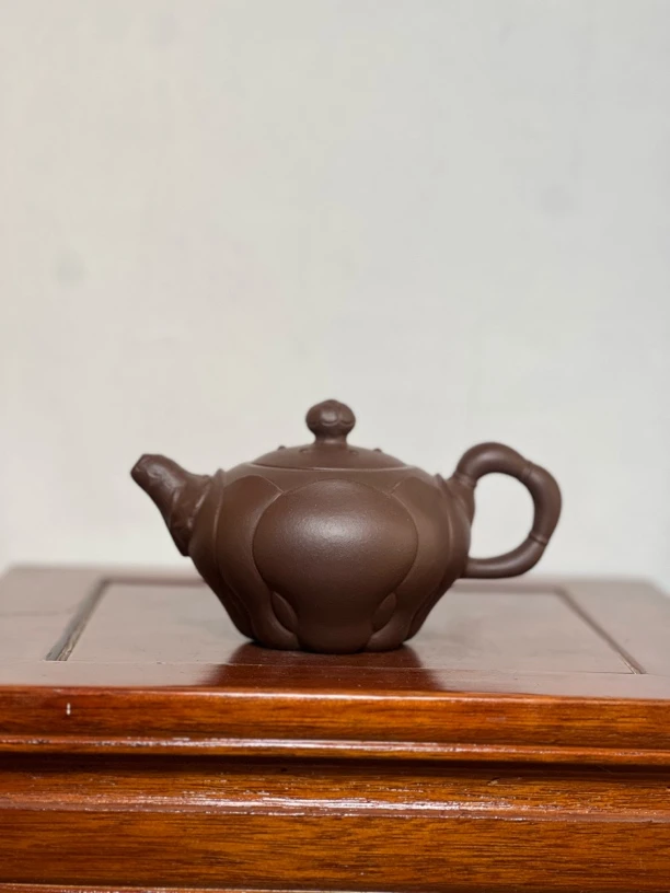 宜兴紫砂壶紫泥莲子壶（老壶）