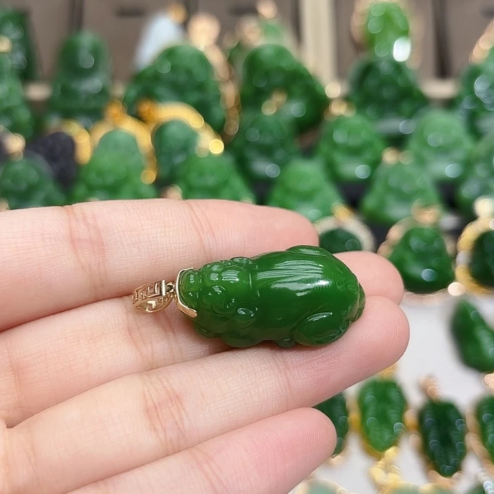 和田玉（碧玉）18K金镶嵌颈饰