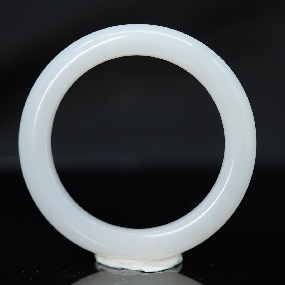 13和田玉羊脂白手镯/400436保利厦门拍卖