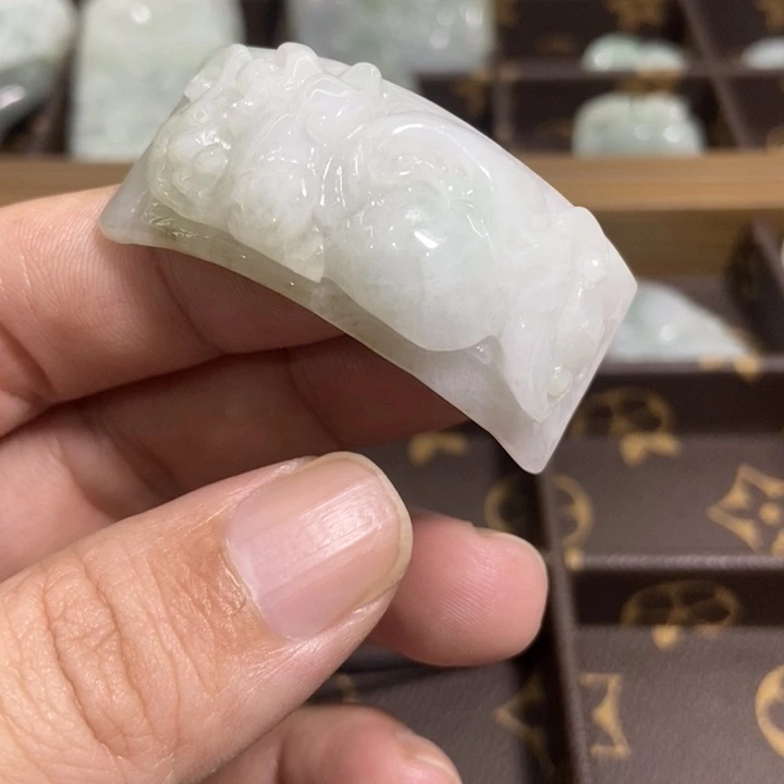 翡翠未镶嵌挂件挂件