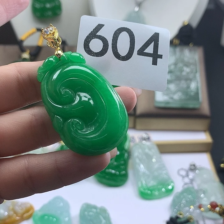 吊坠(赠链)未镶嵌翡翠