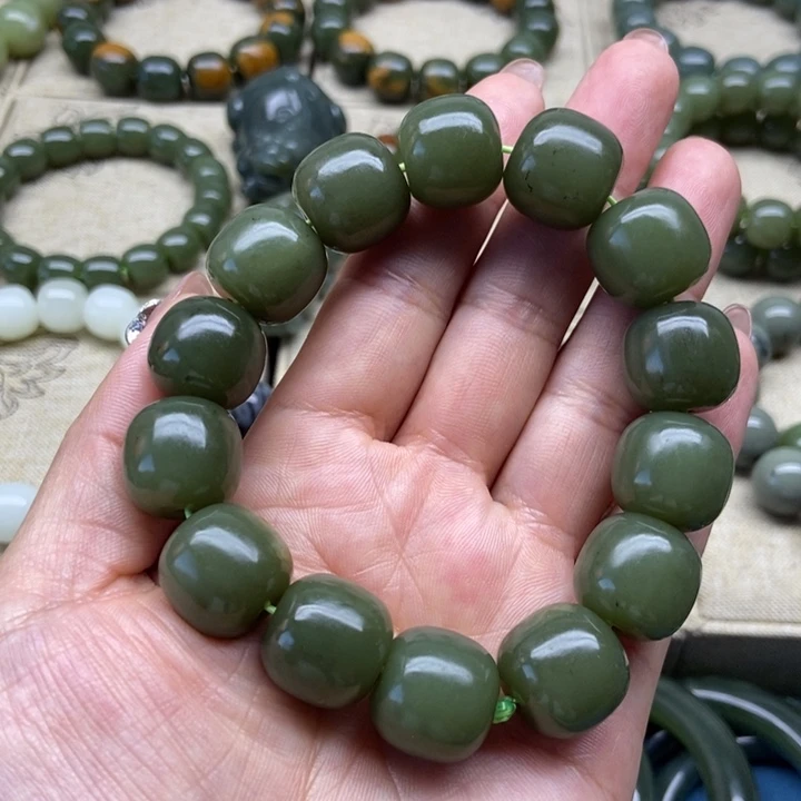 羚***️和田玉未镶嵌手链