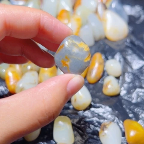 和田玉（子料）未镶嵌颈饰11.3克