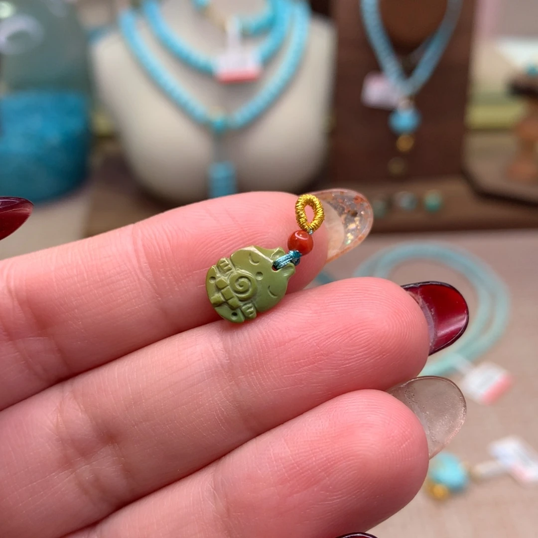 绿松石配饰未镶嵌