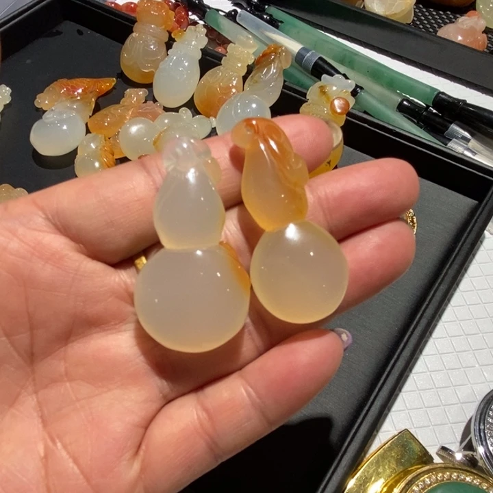 石英质玉（黄龙玉）合金吊坠