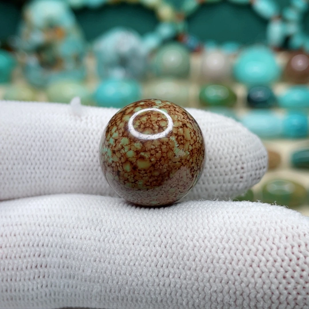 未镶嵌绿松石颈饰