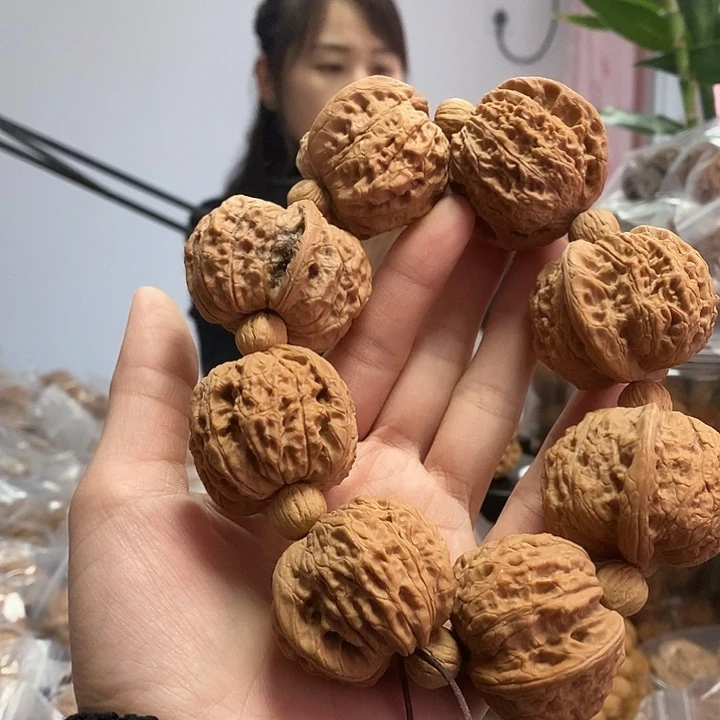 把件文玩核桃40血麒麟手持