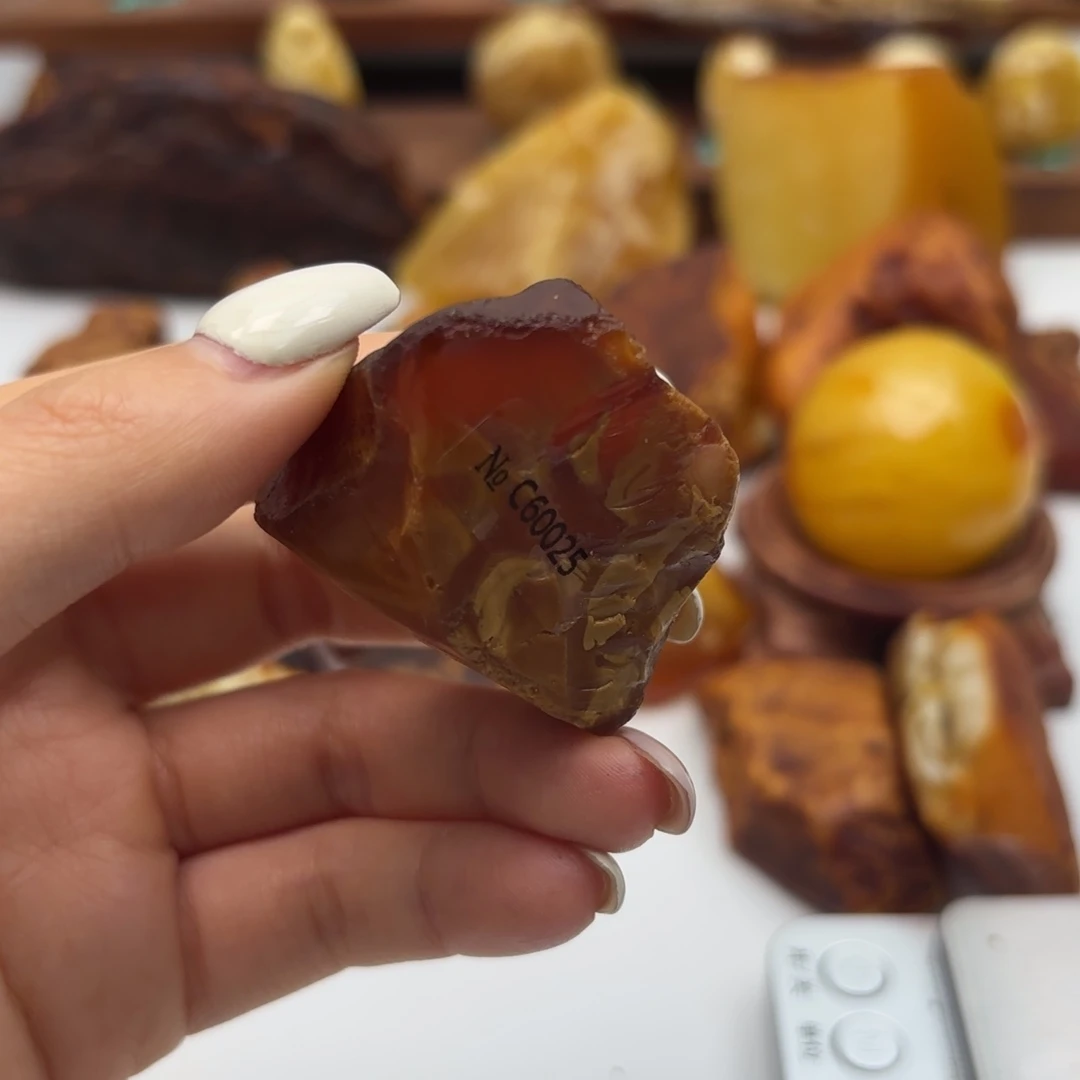 月***哥定制琥珀未镶嵌不退不换