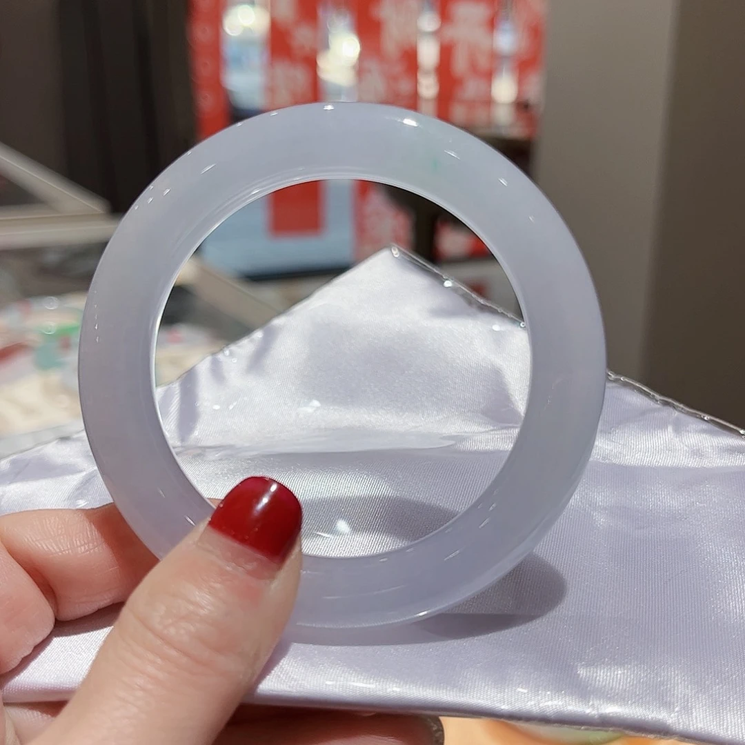 翡翠手镯未镶嵌翡翠手镯