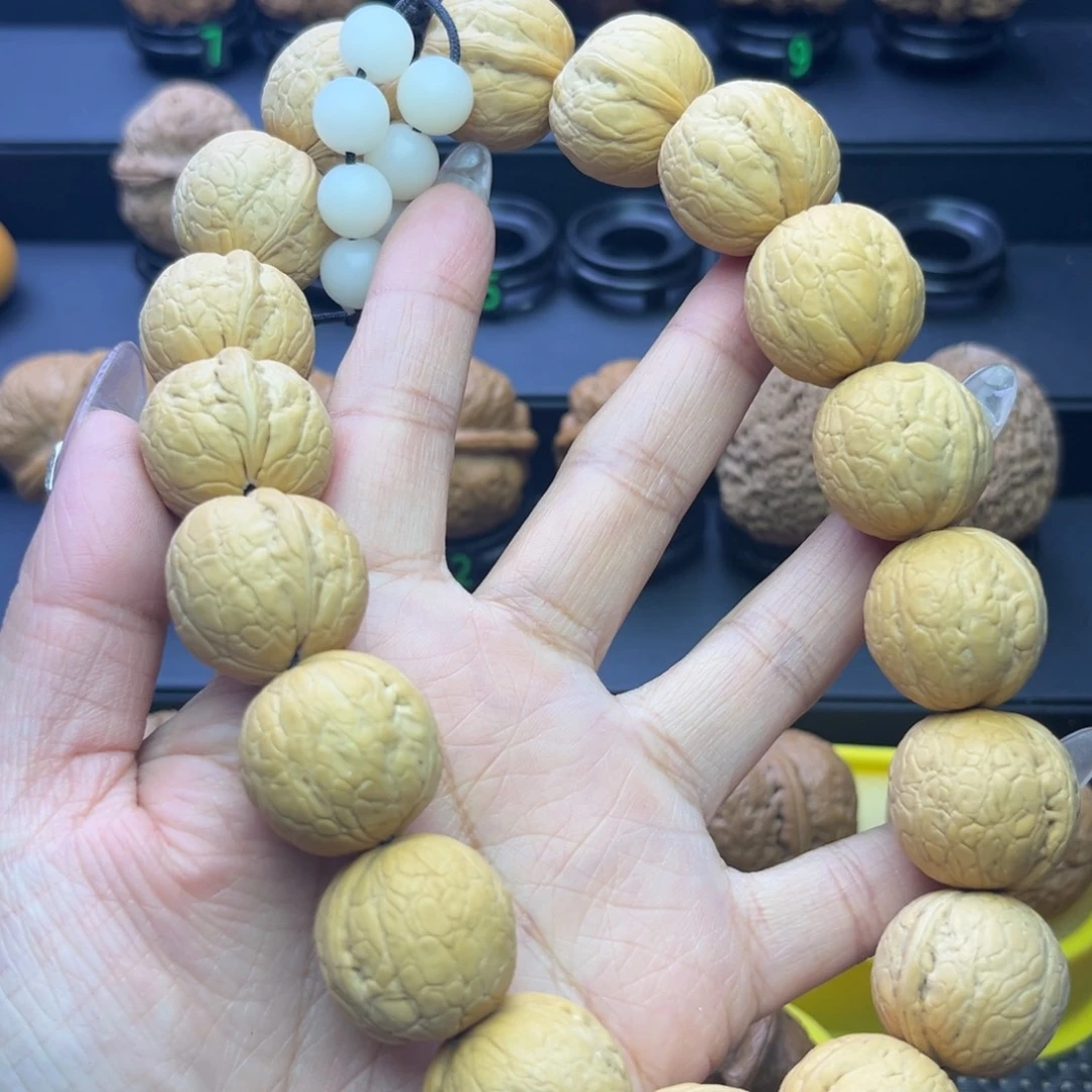 吊坠文玩核桃蛇皮球