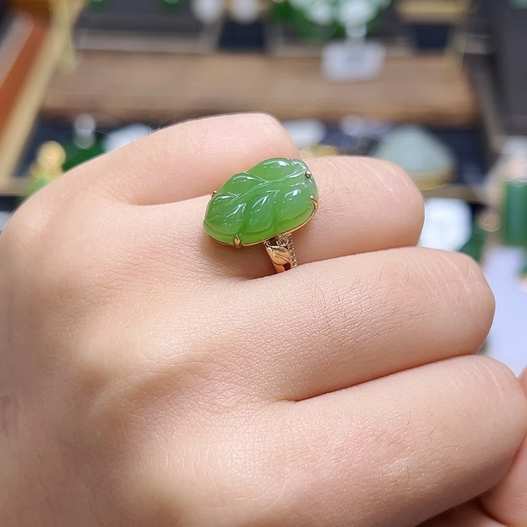 和田玉18K金镶嵌戒指