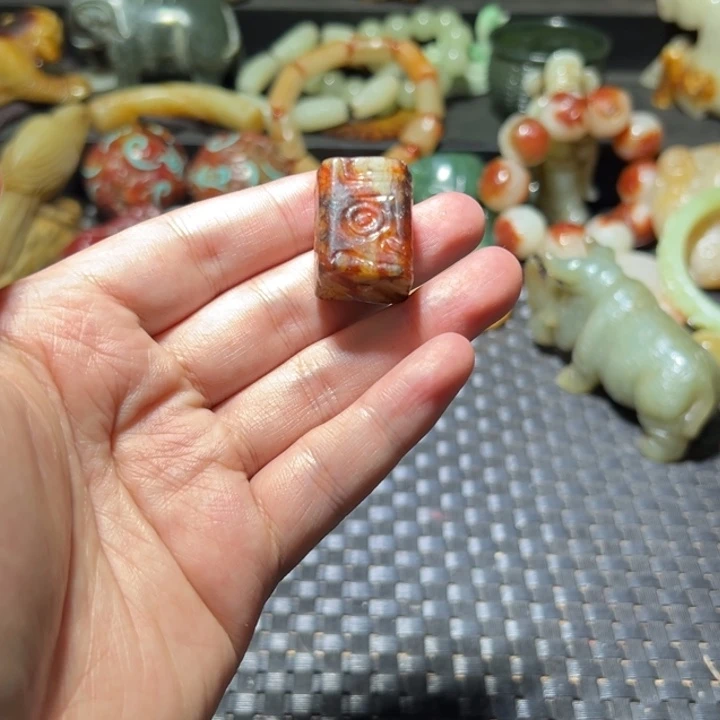 未镶嵌和田玉（糖玉）挂件