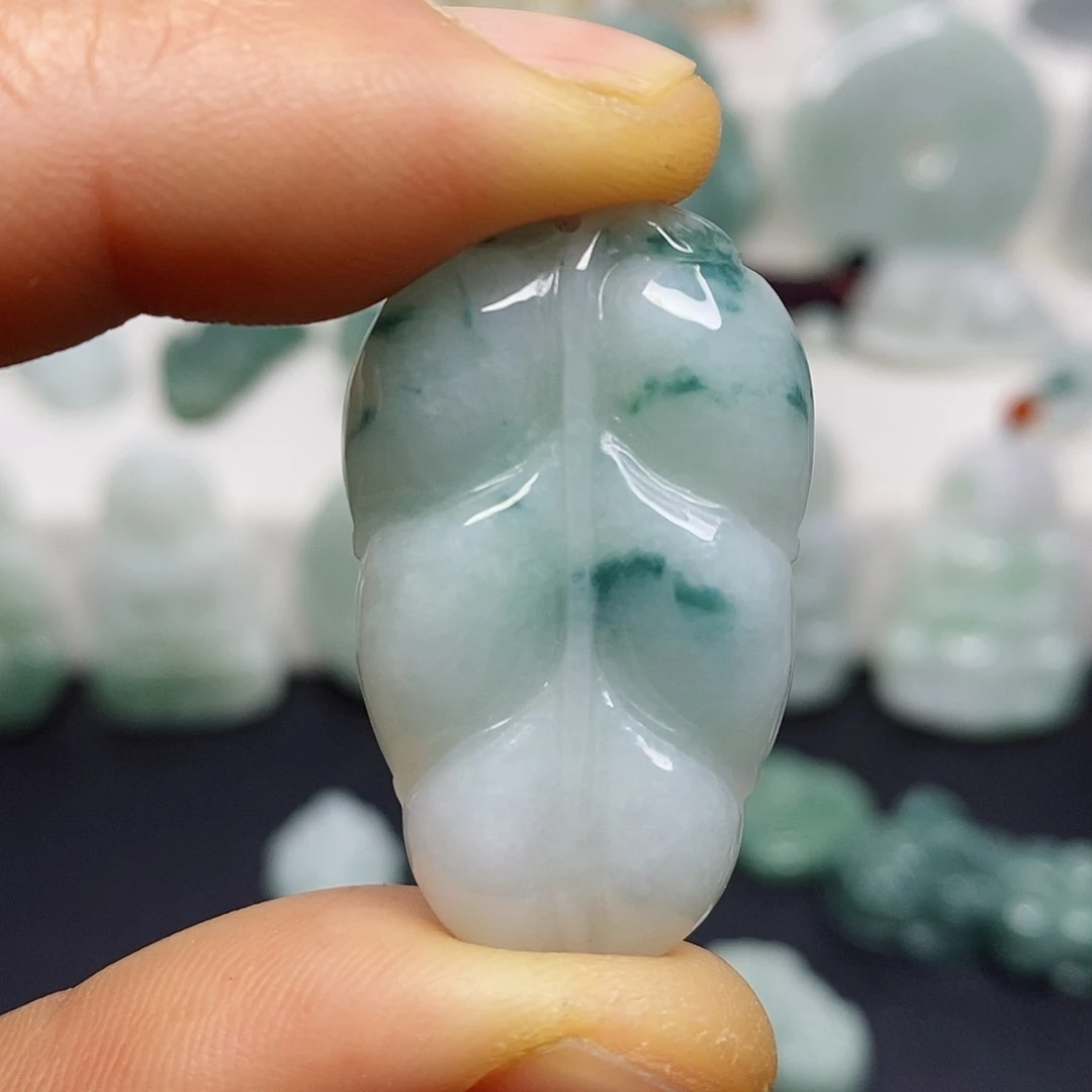 翡翠颈饰未镶嵌吊坠