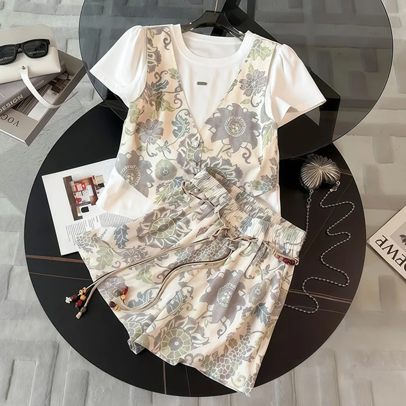 慵懒风休闲套装女2026年夏季新款流行小众设计短袖上衣短裤两件套