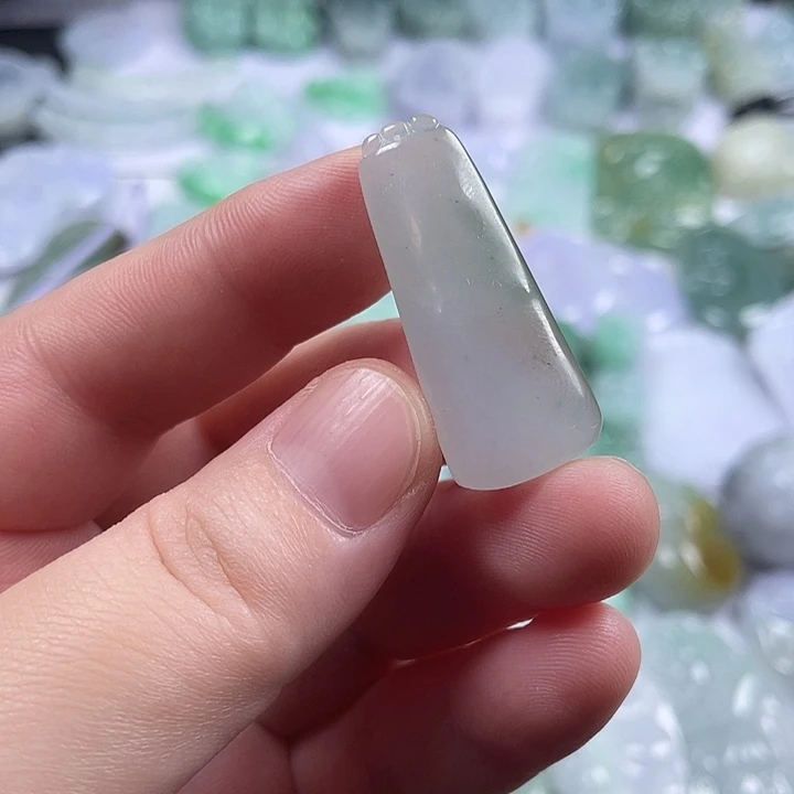 翡翠未镶嵌颈饰竹节