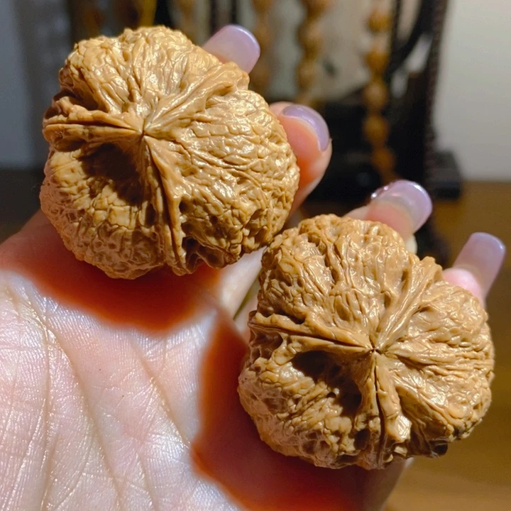 野生三棱核桃把件40