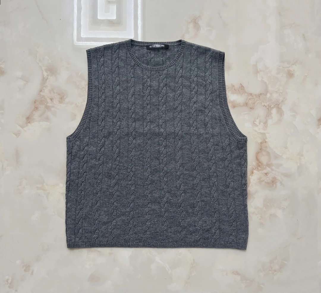 252125317（阿梦服饰）羊绒马夹 衣长58