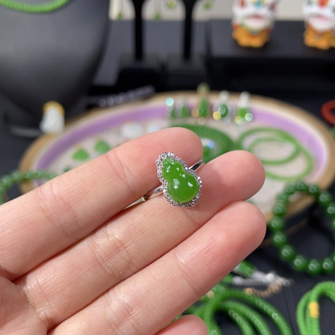 和田玉18K金镶嵌颈饰