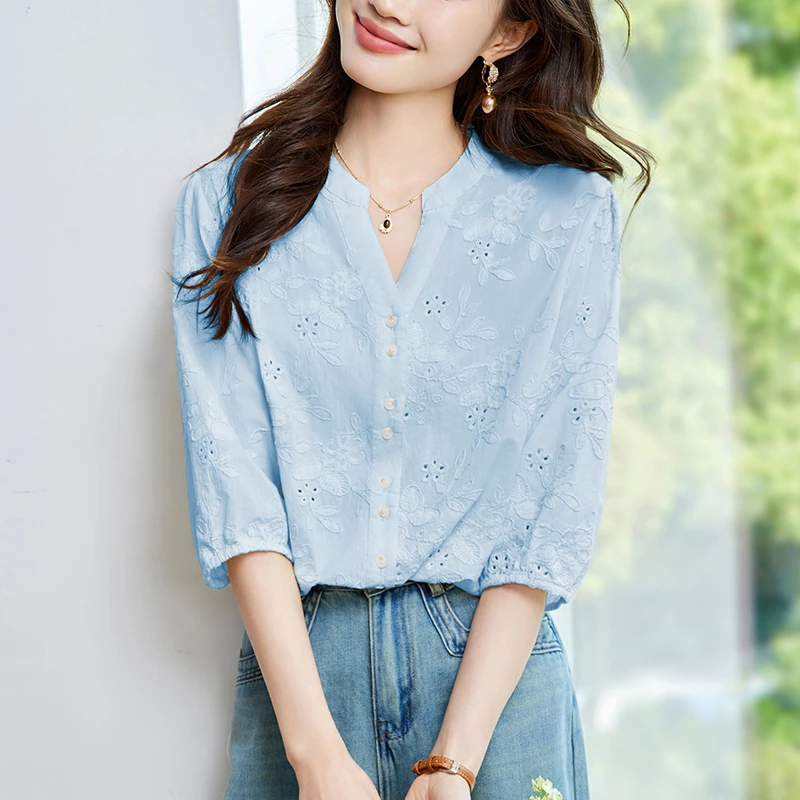新款纯棉短袖衬衣女V领七分袖绣花镂空2025夏季薄款女士气质衬衫