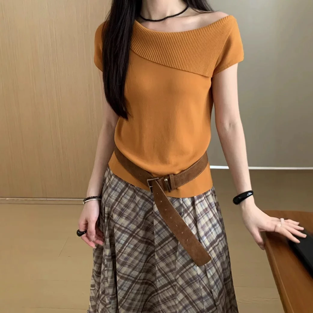 56022 韩系简约气质斜领搭片显瘦针织短袖T(曲珠）