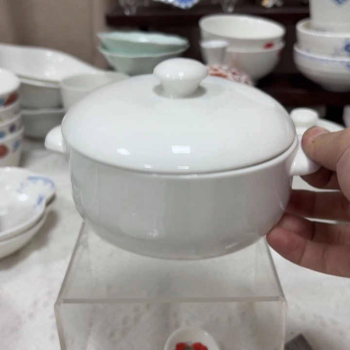 洋***葱双耳炖盅白色。