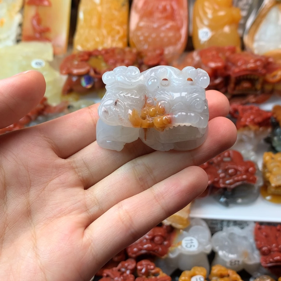 石英质玉（黄龙玉）未镶嵌挂件
