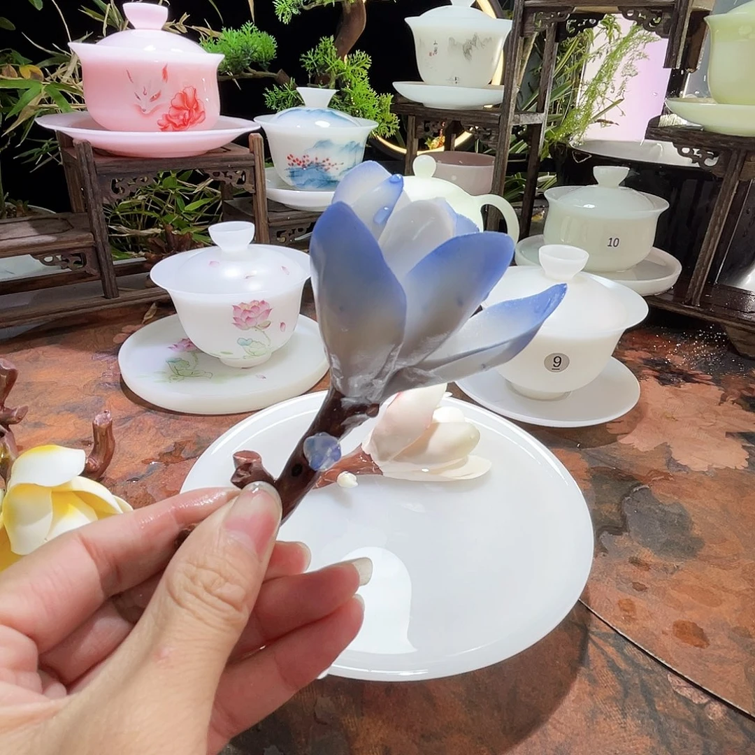 变色玉兰花香插来咯哦哦哦