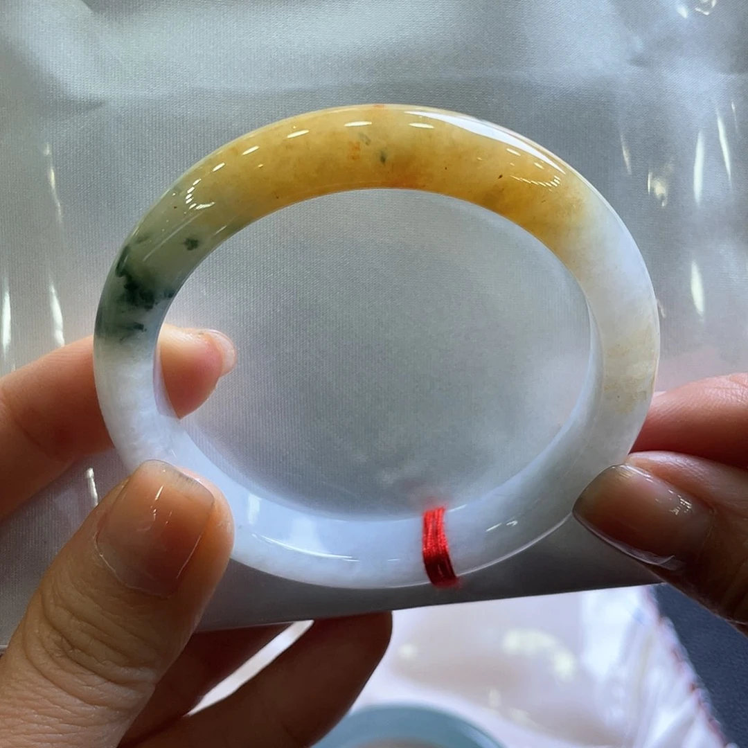 翡翠手镯未镶嵌翡翠手镯