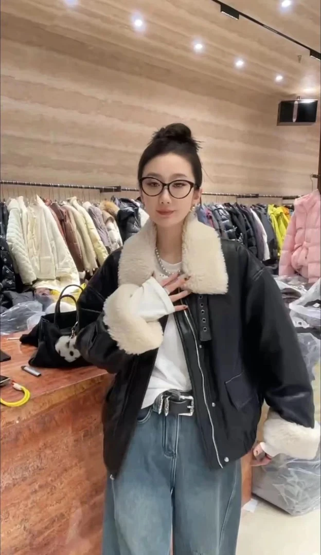 邹先森89083-30冬季翻领港方秋冬女款女装短款