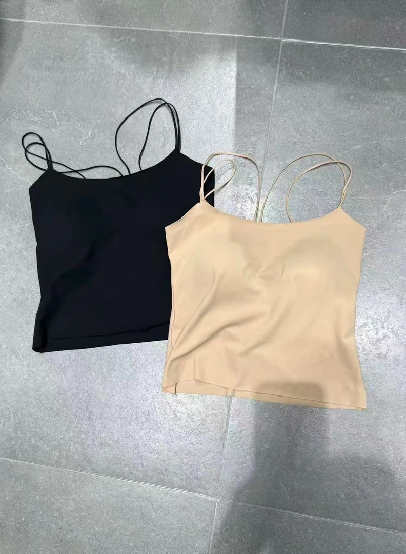 【摩姐姐欧韩】250650秋款无痕带胸垫一体杯细肩带抹胸内衣背心
