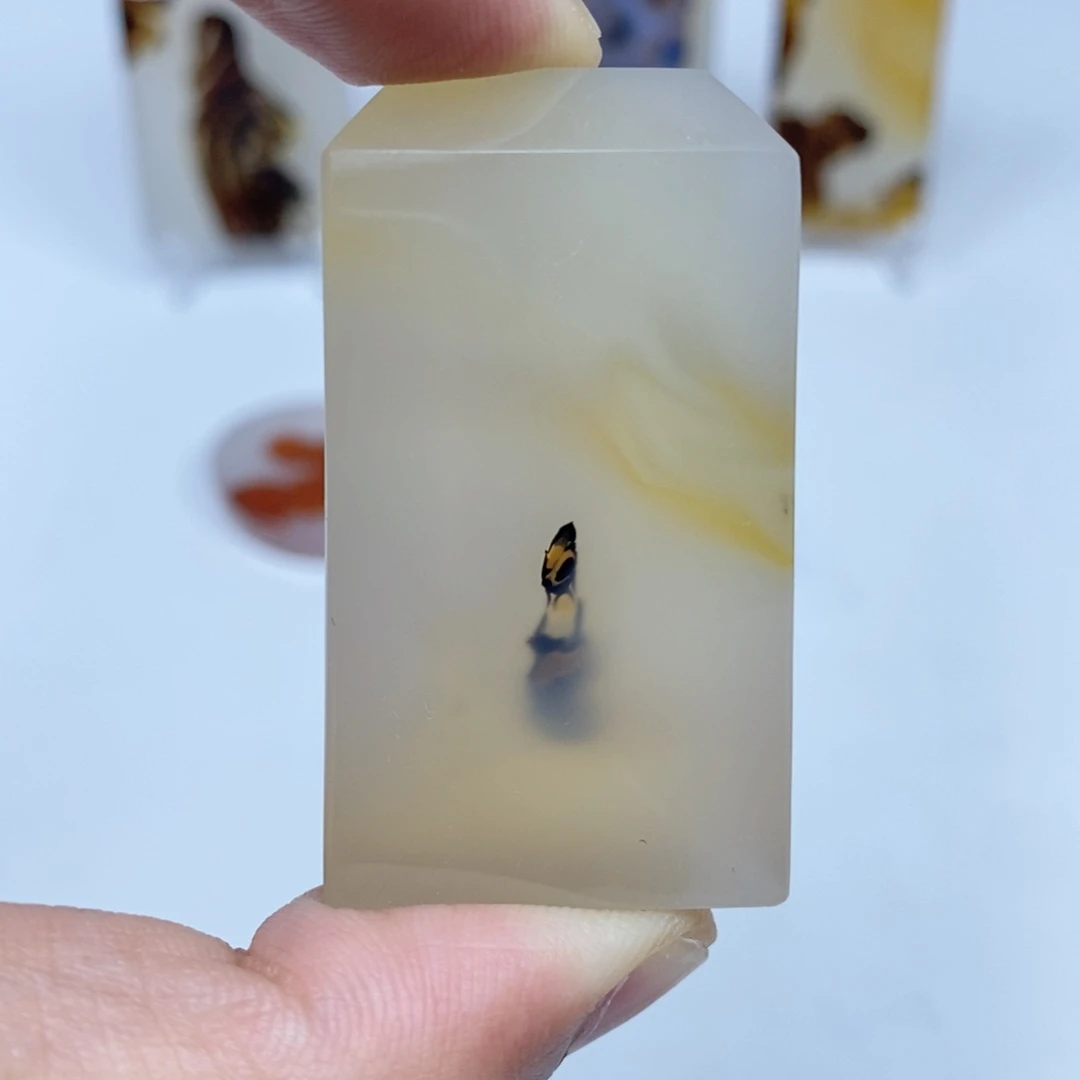 笑***开玛瑙/玉髓未镶嵌珠宝半成品