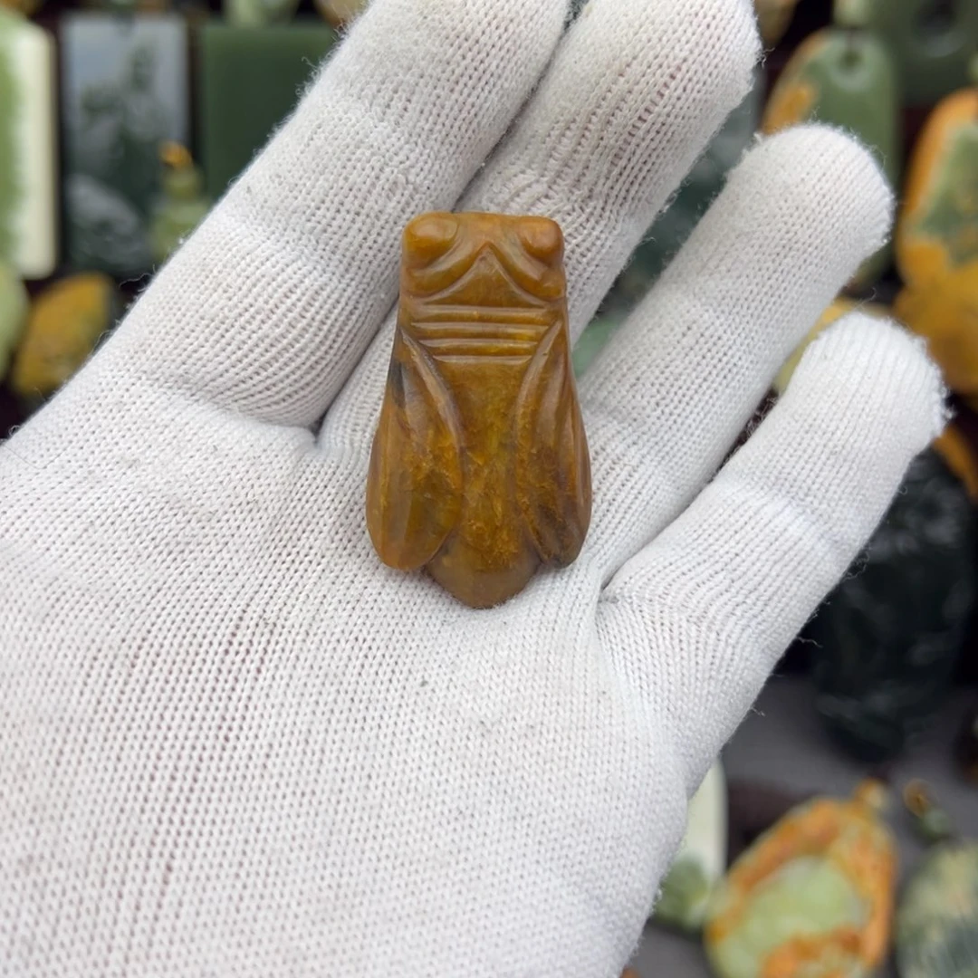 老***董岫岩河磨玉（透闪石质玉）未镶嵌挂件