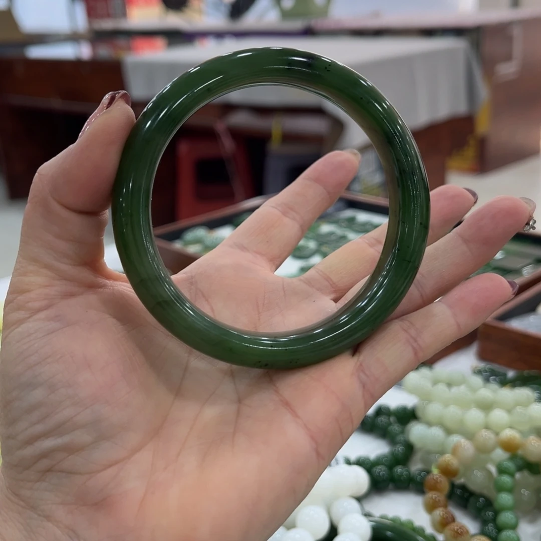 和田玉（碧玉）手镯未镶嵌堆*