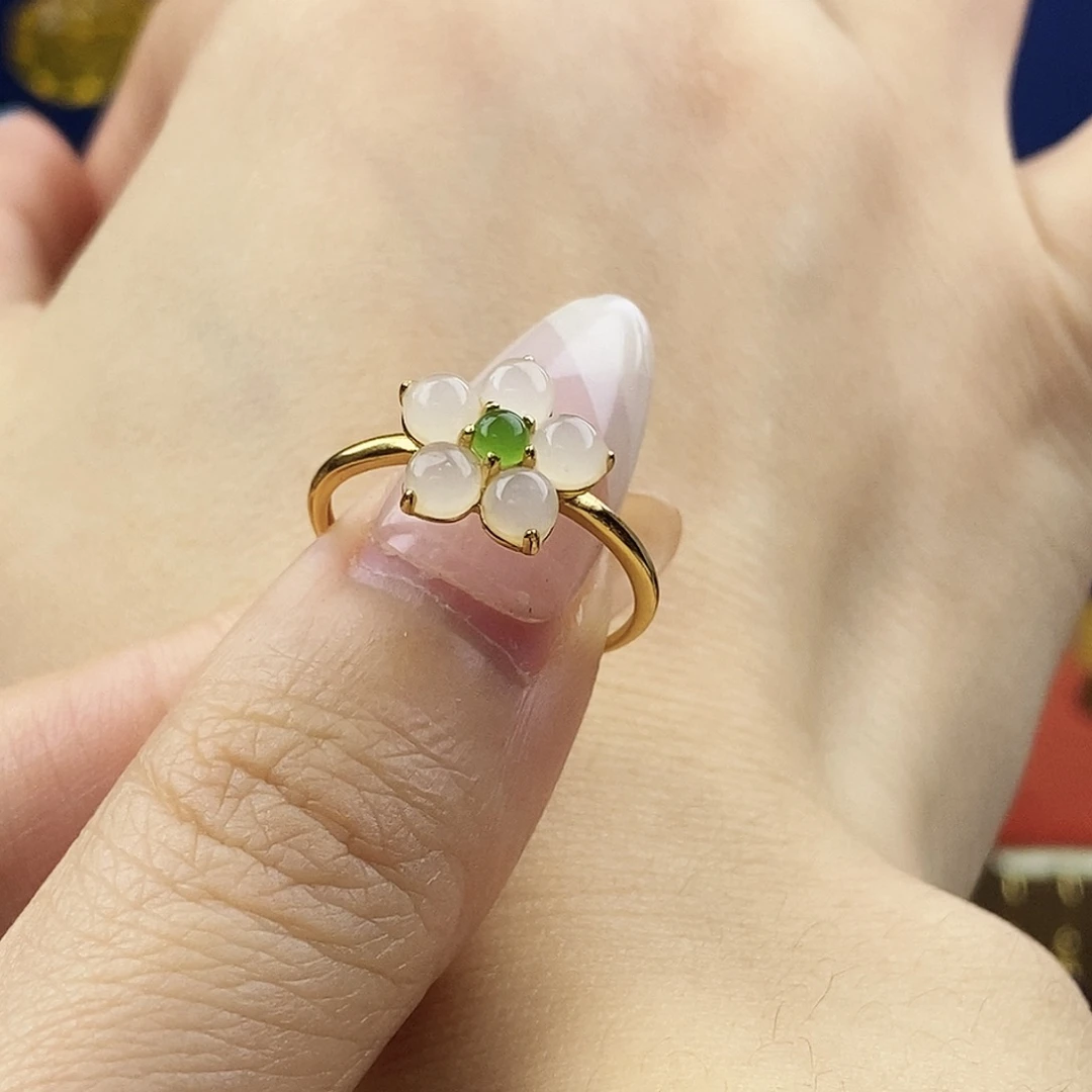 小****和田玉银S925镀金镶嵌戒指