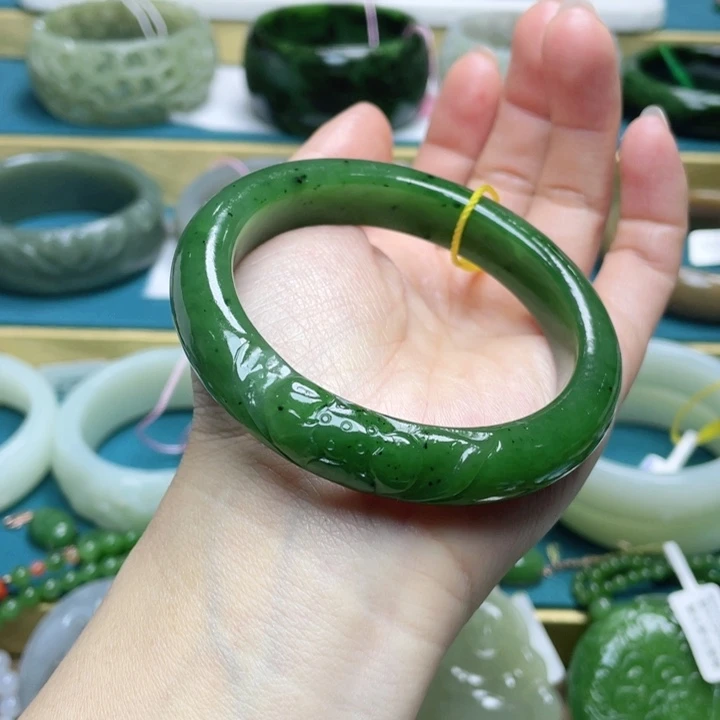 和田玉手57圈口 编号17未镶嵌